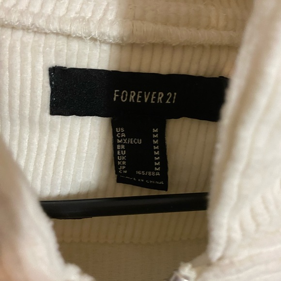 Forever 21 cropped corduroy jacket. - Picture 4 of 7